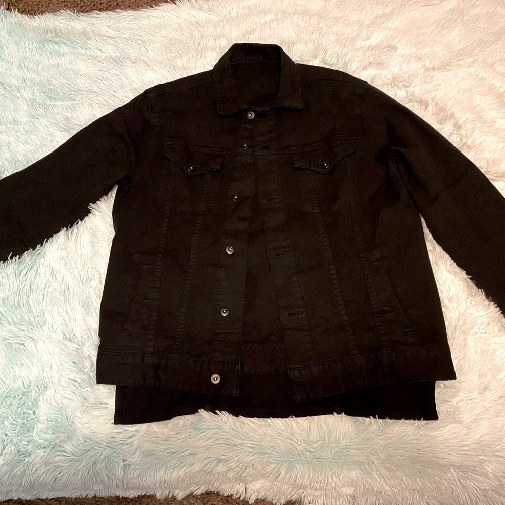 Forever 21 Black Ripped Jean Jacket Size M